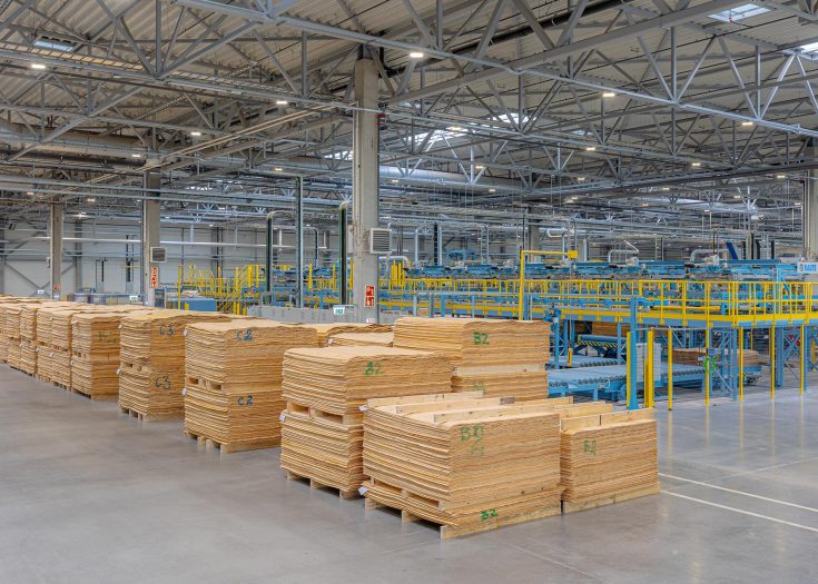 1_LVL_LAMINATED_VENEER_LUMBER_manufacturer_supplier_producer_distributor_wholesaler_in_Europe_-VMG_LIGNUM_LVL_v1-aspect-ratio-735-525