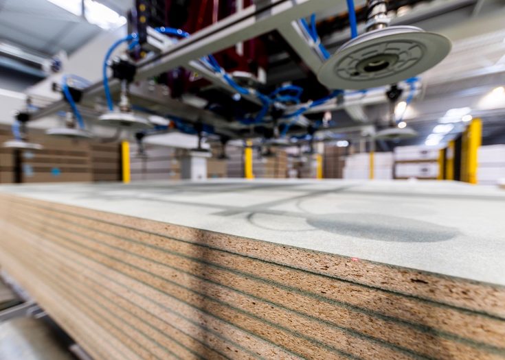 2_STRUCTURAL_PARTICLE_BOARDS_FACTORY_in_Europe_glued_structural_particle_board_VMG_LIGNUM_BOARD_pa2-aspect-ratio-735-525