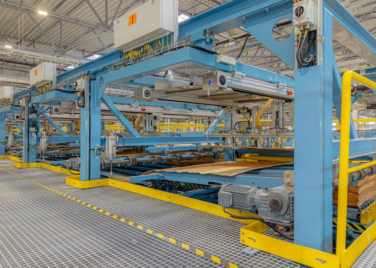 3_LVL_LAMINATED_VENEER_LUMBER_manufacturer_certified_LVL_beams_LVL_columns_LVL_panels_VMG_LIGNUM_LVL_lv3-aspect-ratio-735-525