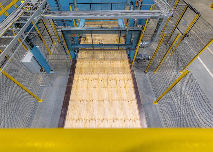 4_LVL_LAMINATED_VENEER_LUMBER_manufacturer_supplier_producer_distributor_wholesaler_in_Europe_-VMG_LIGNUM_LVL_lv-aspect-ratio-735-525