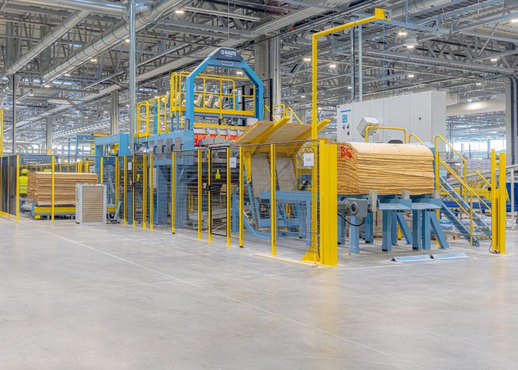 4_LVL_LAMINATED_VENEER_LUMBER_manufacturer_supplier_producer_distributor_wholesaler_in_Europe_-VMG_LIGNUM_LVL_v4-aspect-ratio-735-525