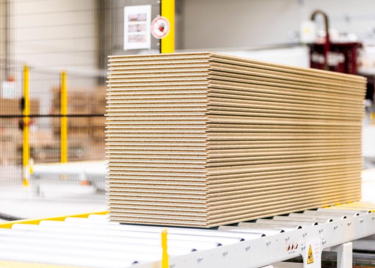 5_STRUCTURAL_PARTICLE_BOARDS_FACTORY_in_Europe_glued_structural_particle_board_VMG_LIGNUM_BOARD_pa5-aspect-ratio-735-525