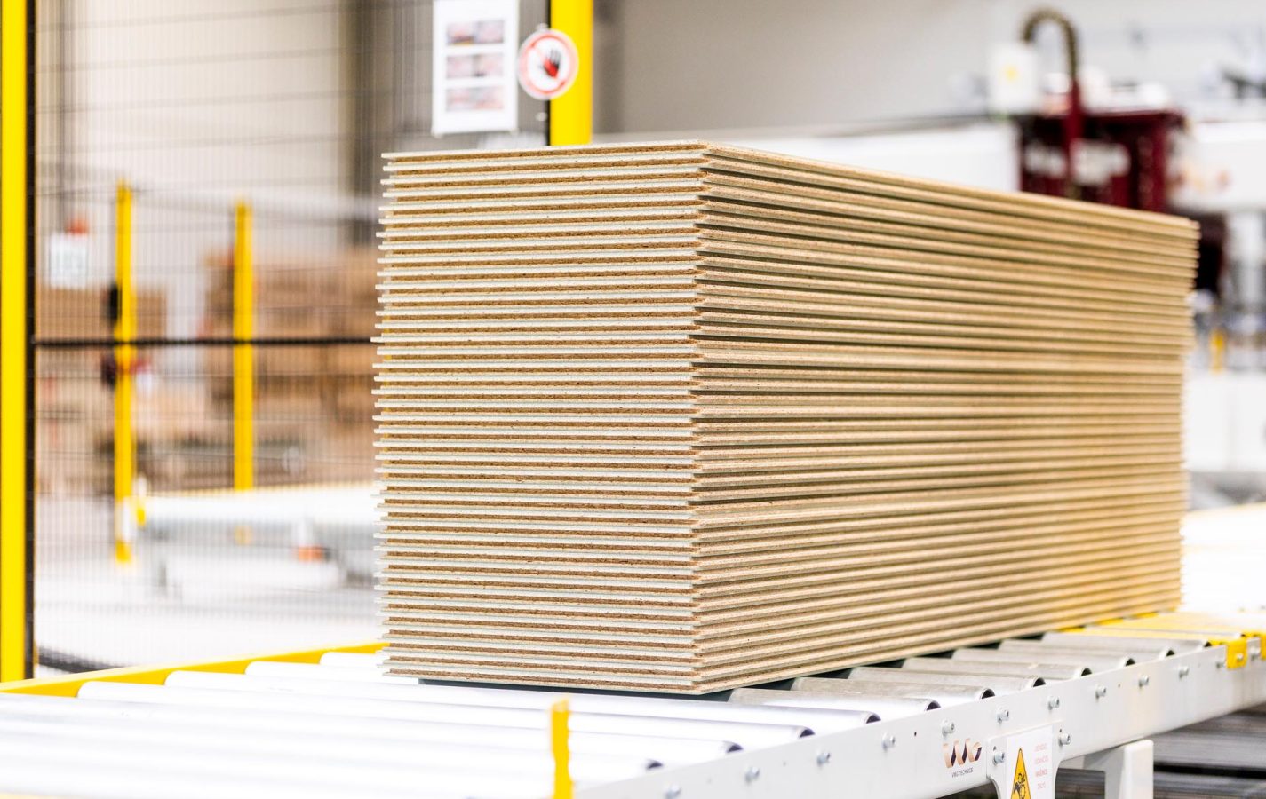 Engineered_wood_glued_particle_boards_PB_I_JOIST_LVL_manufacturer_supplier_engineered_wood_-factory_in_Europe_VMG_LIGNUM_af17-aspect-ratio-1425-900