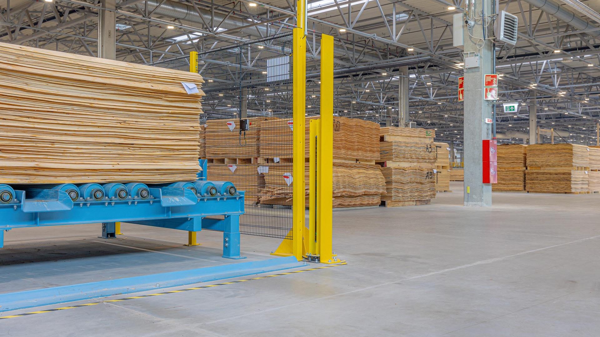 LVL_I_JOIST_PARTICLE_BOARDS_manufacturer_supplier_producer_distributor_wholesaler_in_Europe_FACTORY_in_Europe_VMG_LIGNUM_h10-aspect-ratio-1920-1080