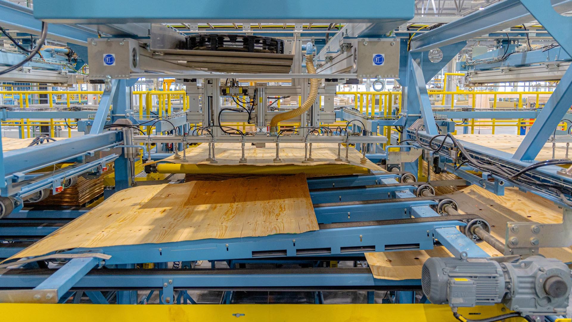 LVL_I_JOIST_PARTICLE_BOARDS_manufacturer_supplier_producer_distributor_wholesaler_in_Europe_FACTORY_in_Europe_VMG_LIGNUM_h7-aspect-ratio-1920-1080
