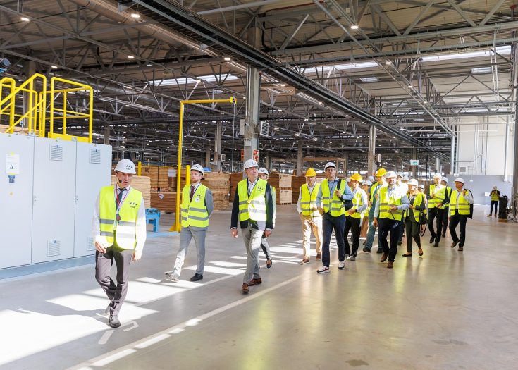 LVL_manufacturing_factory_in_Europe_laminated_veneer_lumber_manufacturing_factory_in_Europe_LVL_factory_VMG_LIGNUM_LVL_mf13-aspect-ratio-735-525
