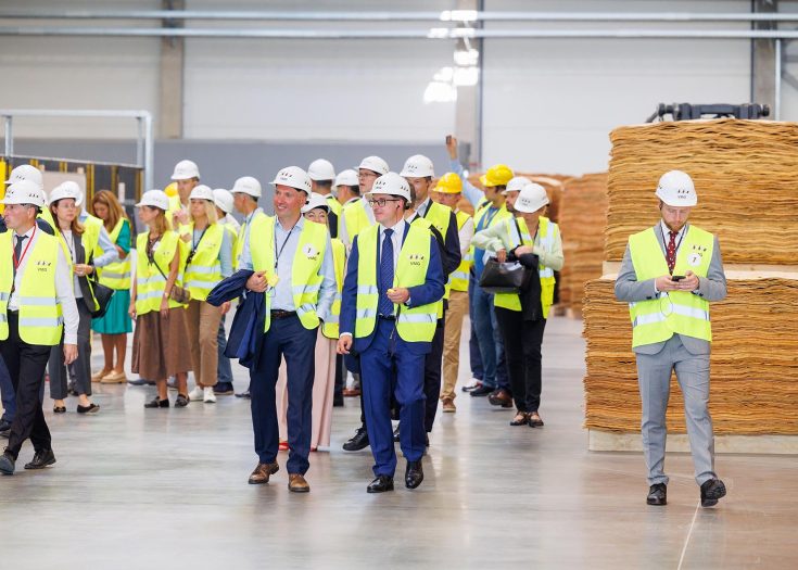 LVL_manufacturing_factory_in_Europe_laminated_veneer_lumber_manufacturing_factory_in_Europe_LVL_factory_VMG_LIGNUM_LVL_mf14-aspect-ratio-735-525