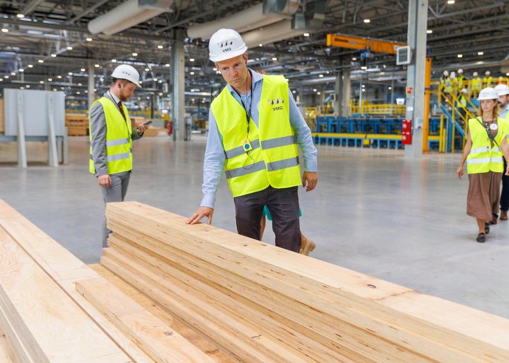 LVL_manufacturing_factory_in_Europe_laminated_veneer_lumber_manufacturing_factory_in_Europe_LVL_factory_VMG_LIGNUM_LVL_mf18-aspect-ratio-735-525